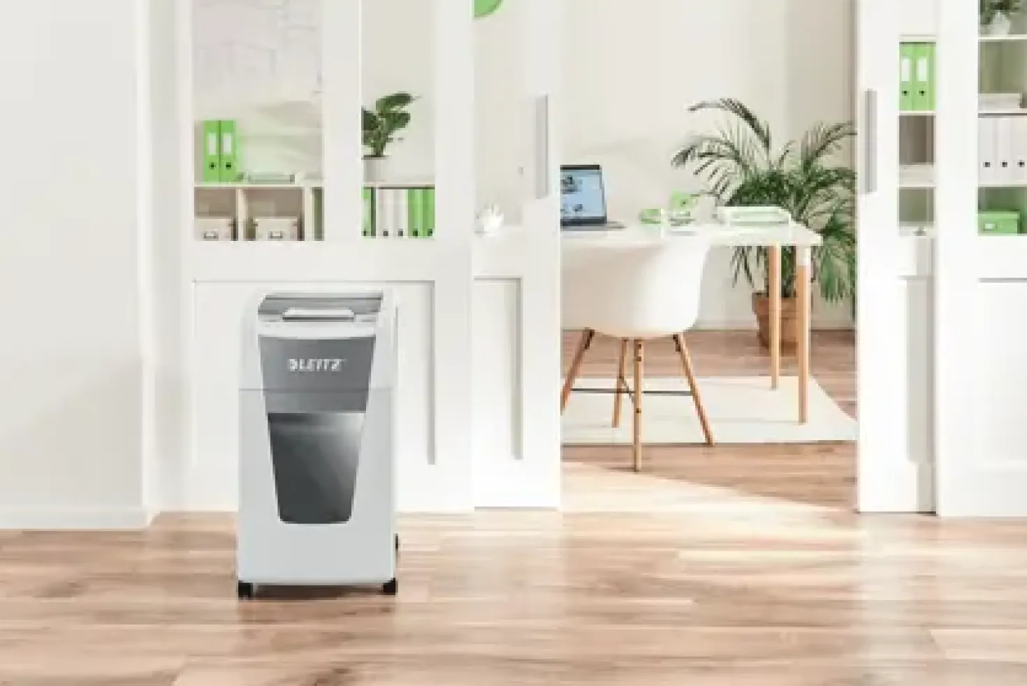 Dokumentförstörare Leitz IQ 300 Office AutoFeed, P4, 60L