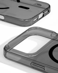 Mobilskal IDEAL OF SWEDEN MagSafe iPhone 17 Pro, genomskinlig svart