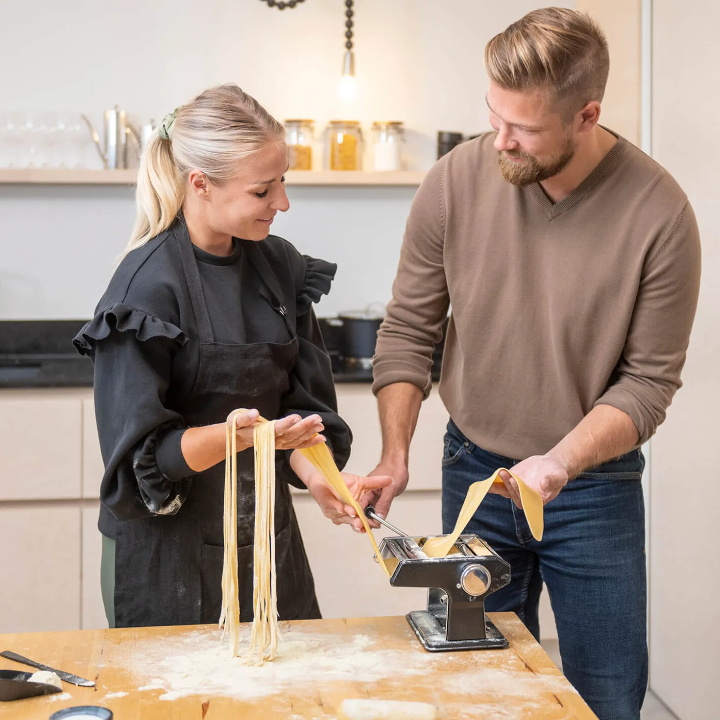 Pastamaskin MAKU, manuell, 9 tjockleksnivåer, 3 skärvalsar