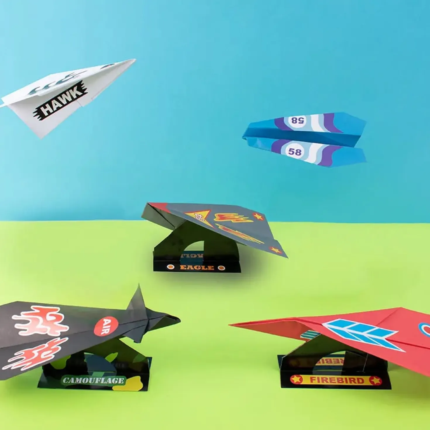 Pysselset Playbox Pappersflygplan med stickers