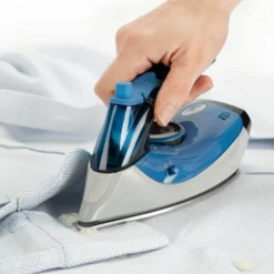 Resestrykjärn BlackDecker Travel Iron 1000W, hopfällbart, 120V–240V, 40 ml